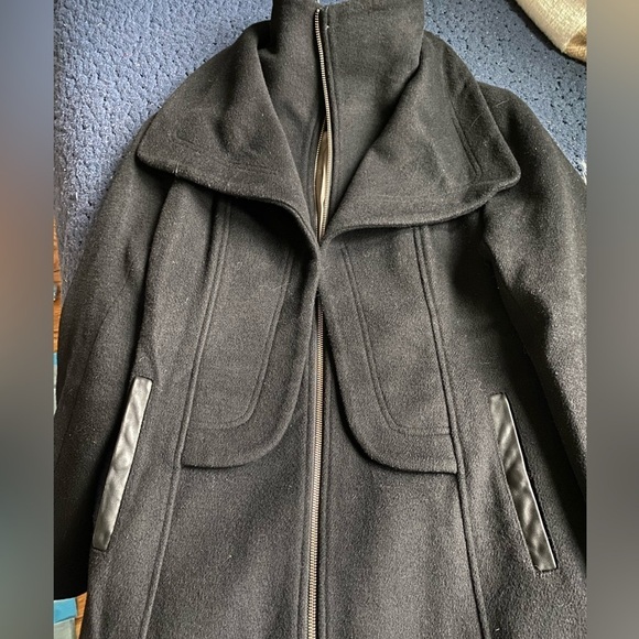 Soia & Kyo Black Coat with Zip Front & Double Collar Women’s Medium - Picture 5 of 8